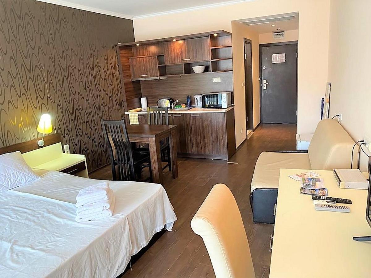 Menada Apartments In Grand Hotel Свети-Влас Экстерьер фото