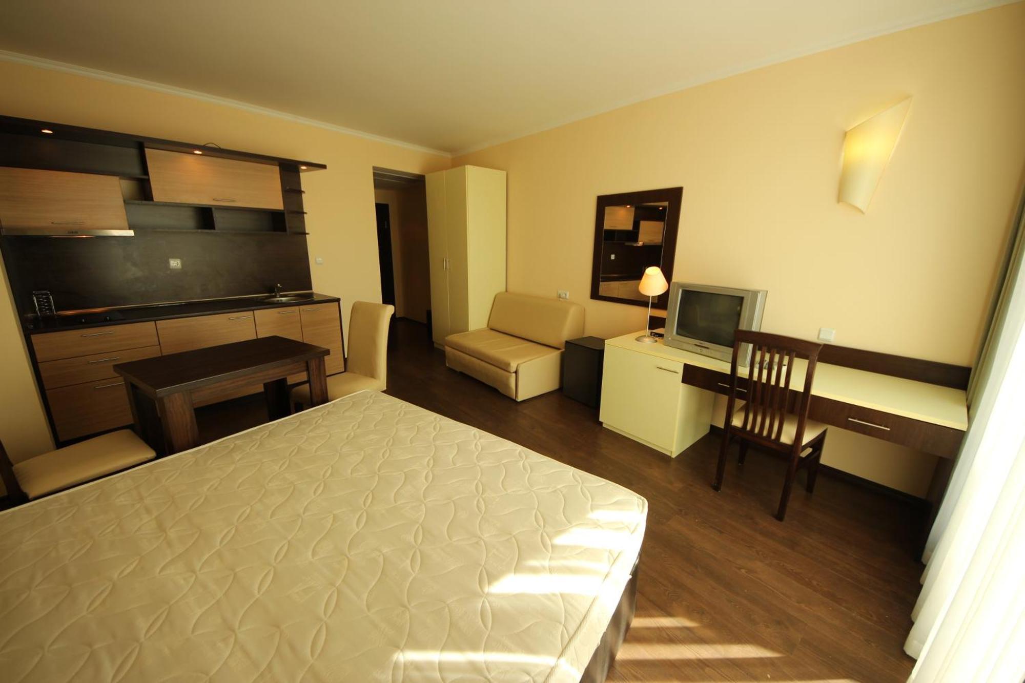 Menada Apartments In Grand Hotel Свети-Влас Номер фото